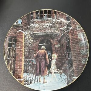 Department 56 Holiday Decor Plate with Brown and White Accents